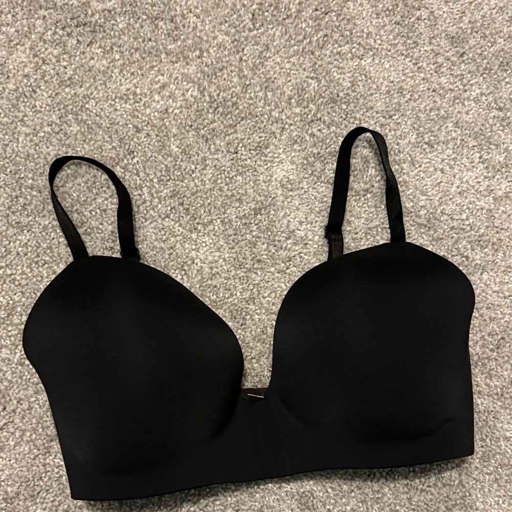 Victoria's Secret 34DD lightly lined wireless tshirt bra black